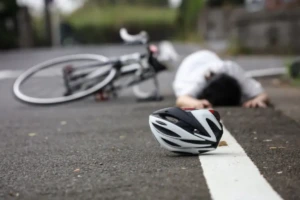¿Cómo puede ayudarte Shaked Law Personal Injury Lawyers tras un accidente de bicicleta en Aventura, Florida?